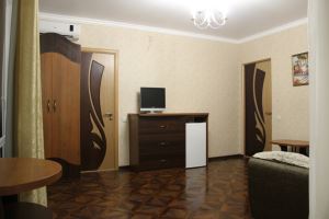 Фотография 10 из 16 - Отель "Три сосны" в центре Феодосии